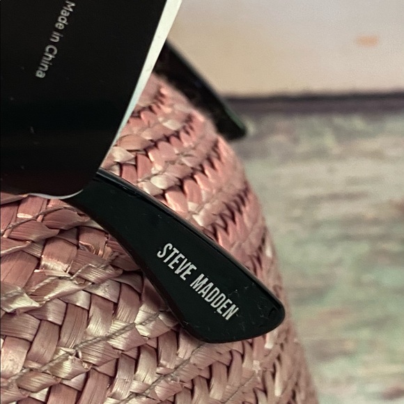 NWT Steve Madden Women’s Black/Gray Sunglasses - Picture 4 of 6